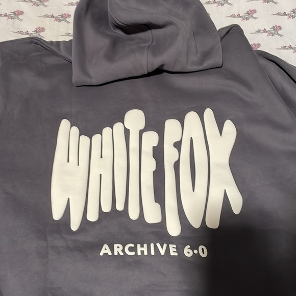 White fox hoodie it is brand new with tag on it and very comfortable and cute - Picture 13 of 13